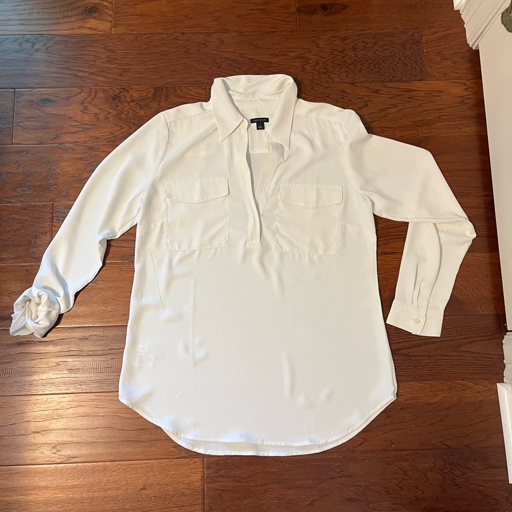 Ann Taylor Size M blouse.
